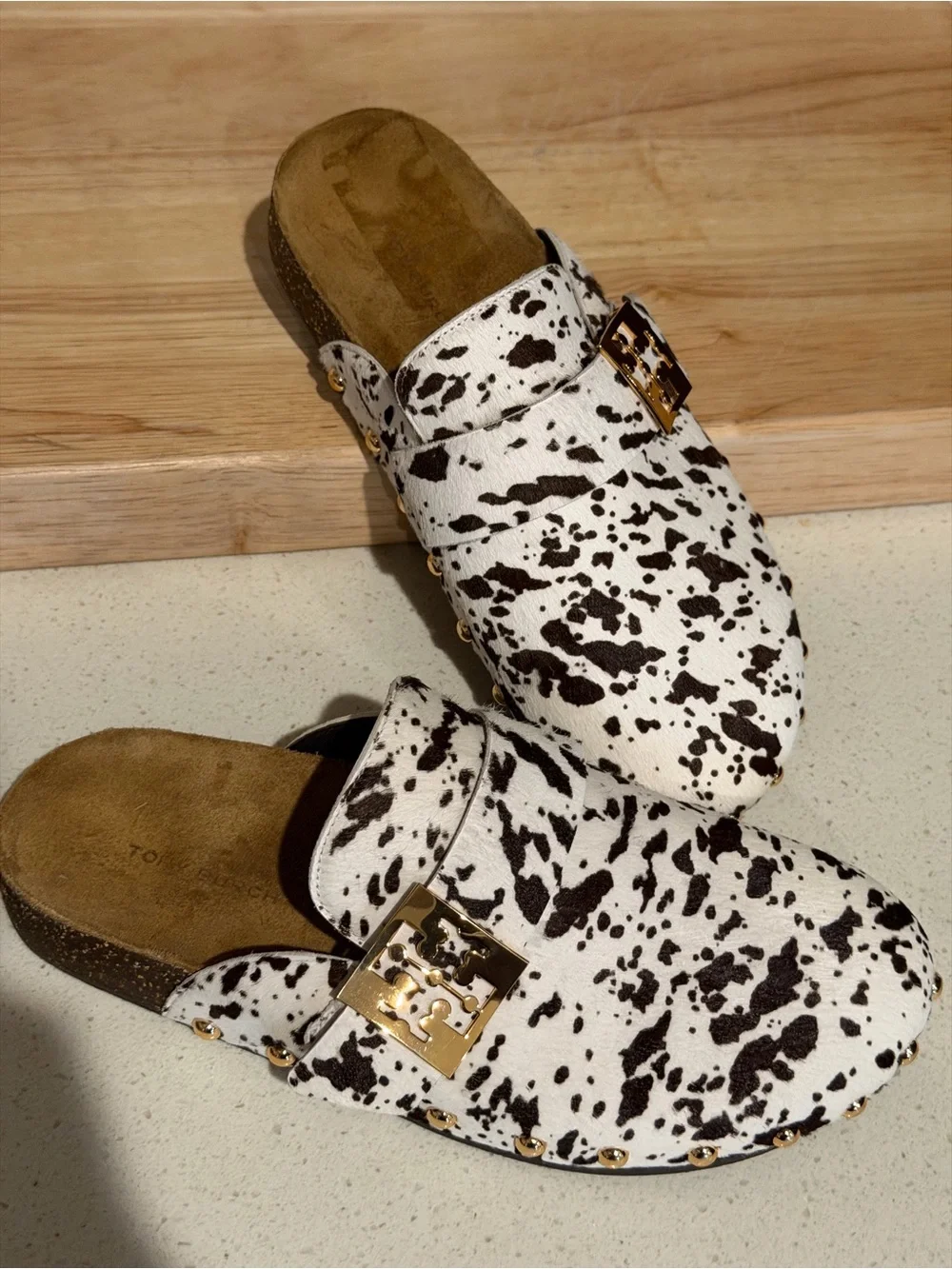 Tory Burch Womens Mellow Stud Ivory Animal Print Calf Hair Mules - Picture 1 of 11